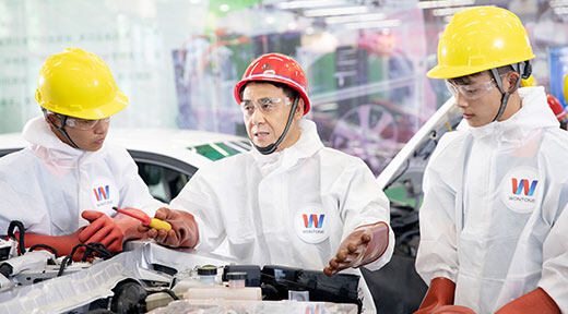 新能源汽车检测维修技师