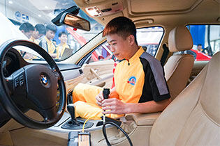 ������ͨ����ѧУ