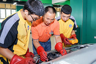 ������ͨ����ѧУ