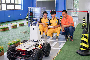 ������ͨ����ѧУ