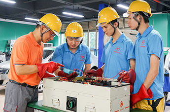 ������ͨ����ѧУ