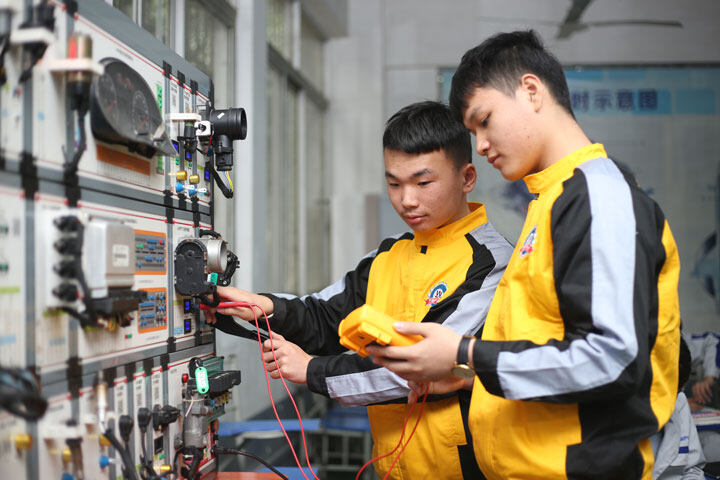 电控发动机传感器检测