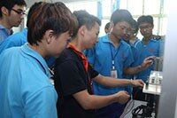 广州万通老师手把手教导学生