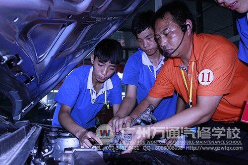 &ldquo;理实一体化&rdquo;教学现场  教师循循善诱 学子寓学于乐