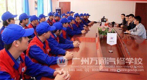 广州万通学子即将参加车展实习，学校领导对学子提出期望