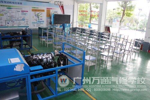 广州万通干净整洁的理实一体化教室