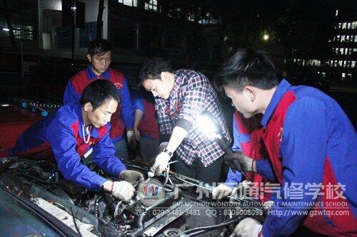 正准备吊发动机