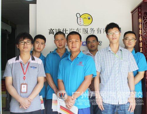 学子们最后合影留念