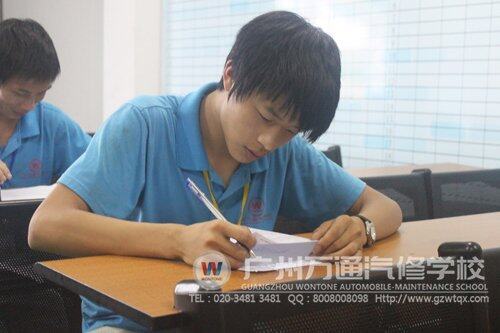 检验学习成果，广州万通举行阶段性考试3