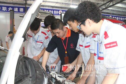 广州万通汽车美容老师手把手教学