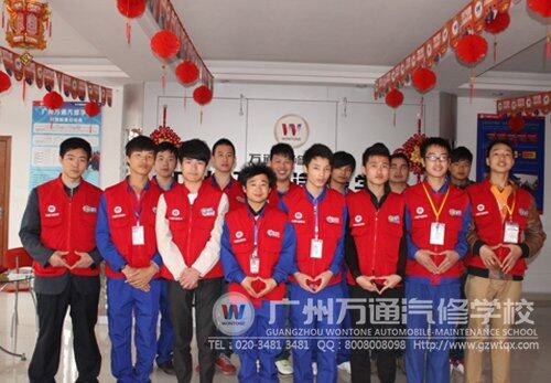 广州万通往年红马甲志愿者团队