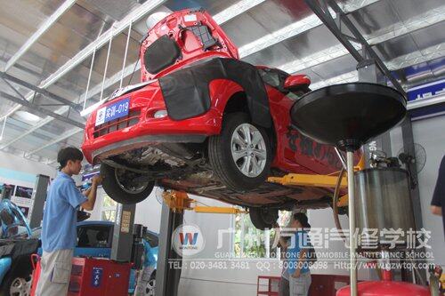 广州万通之前举行过4&mdash;6万公里美容快修&ldquo;双人保养&rdquo;比赛