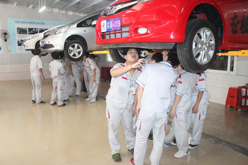 男孩子学技术，动手实践，兴趣与职业双丰收