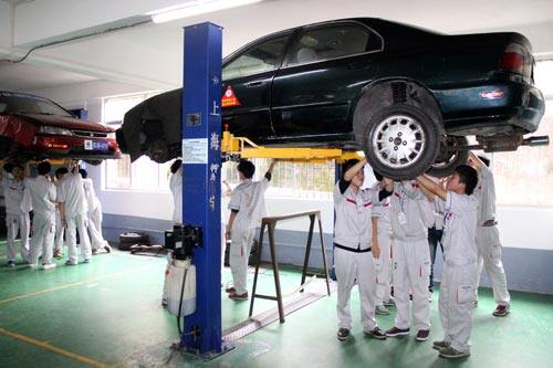 上课下车间，与企业接轨