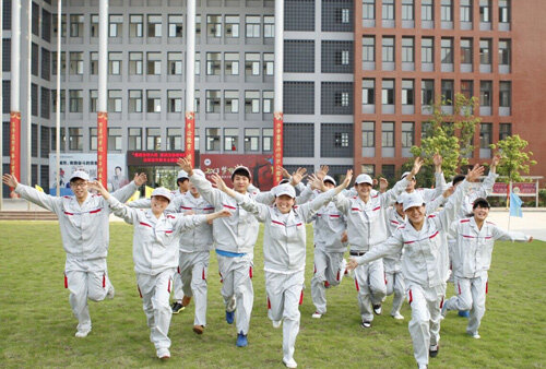 学汽修选广州万通汽修学校