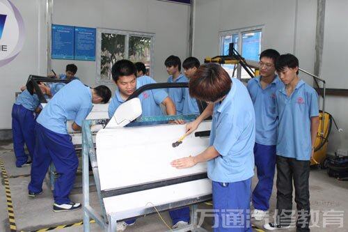 广州万通钣喷美实战实训教学