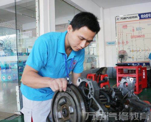 陈贤科认真实训