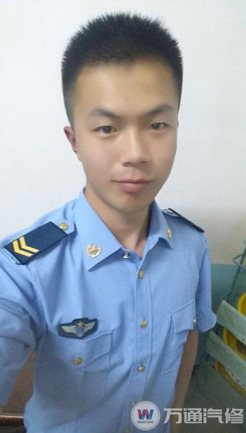 曾经自信阳光的军人黄宇浩