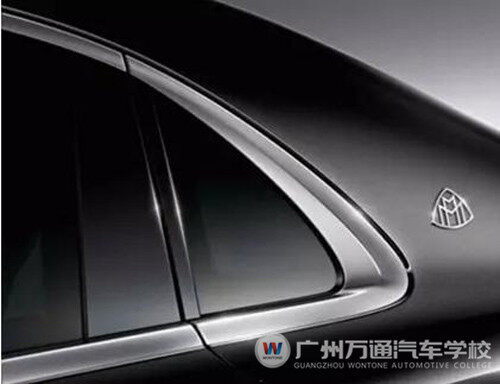 后窗玻璃为何分成两部分？九成车主都不知道