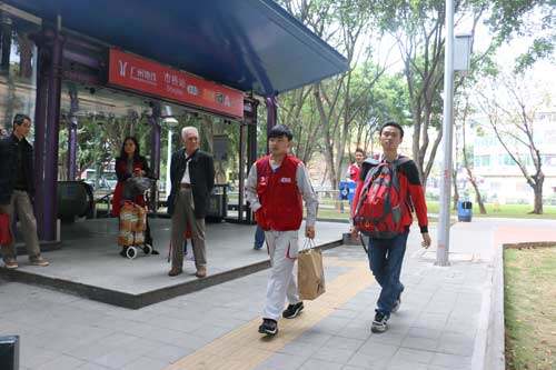细心服务广获好评，报名热度火力全开