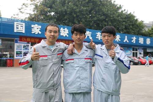 学汽修太火了,不来就再等一年