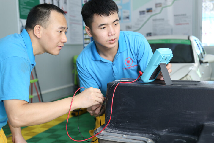 新能源-检测电池电压