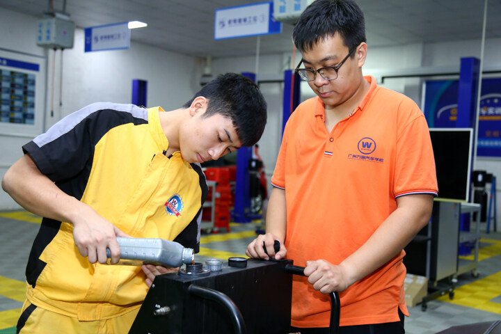 本田-自动变速器油液更换实训