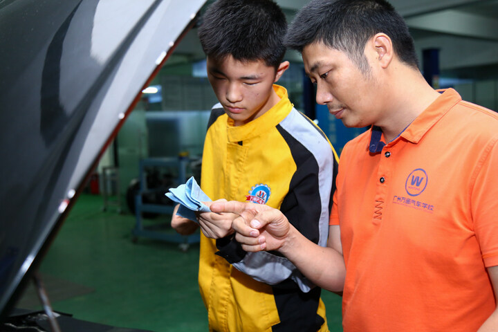 丰田-发动机保养实训