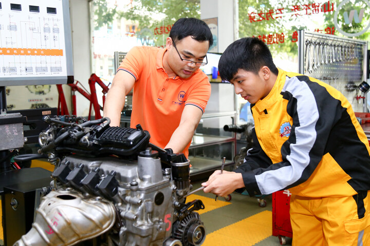 发动机的拆装与启动