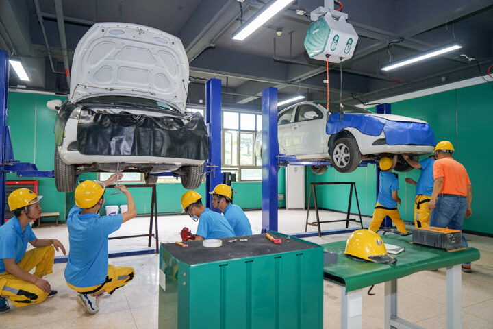 新能源底盘检测实训