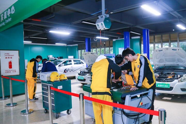 高压配电盒拆装