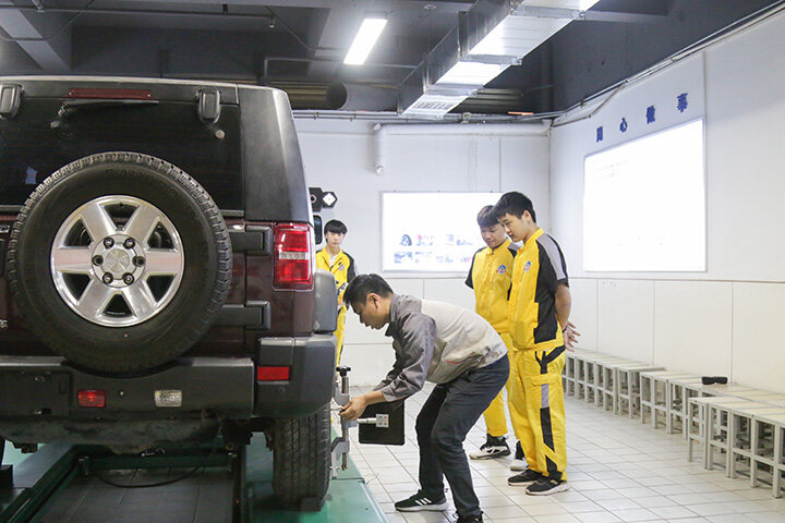 汽车四轮换位实训