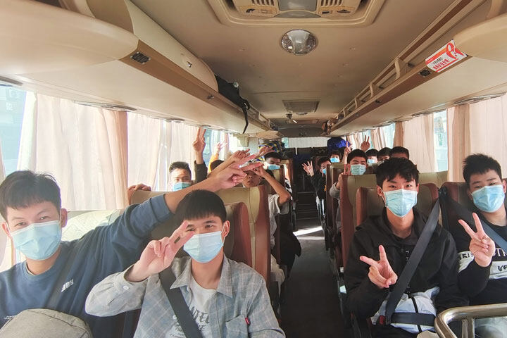 欢送学子赴广汽传祺就业