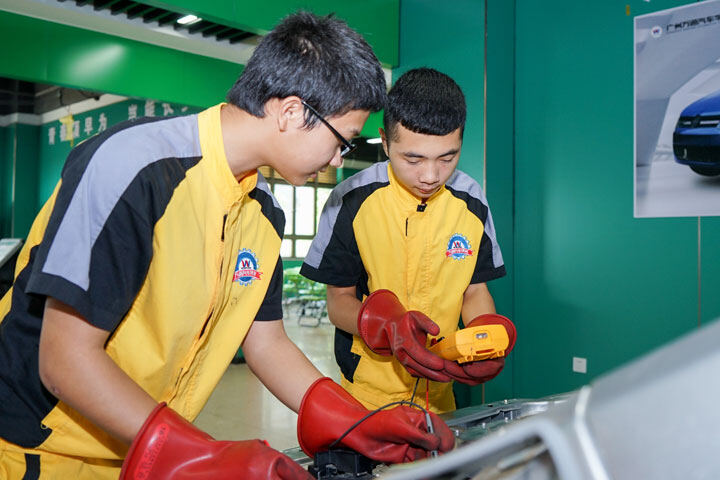 汽车运用与新能源技术工程师