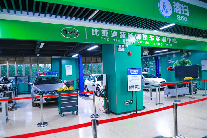 汽车运用与新能源技术工程师