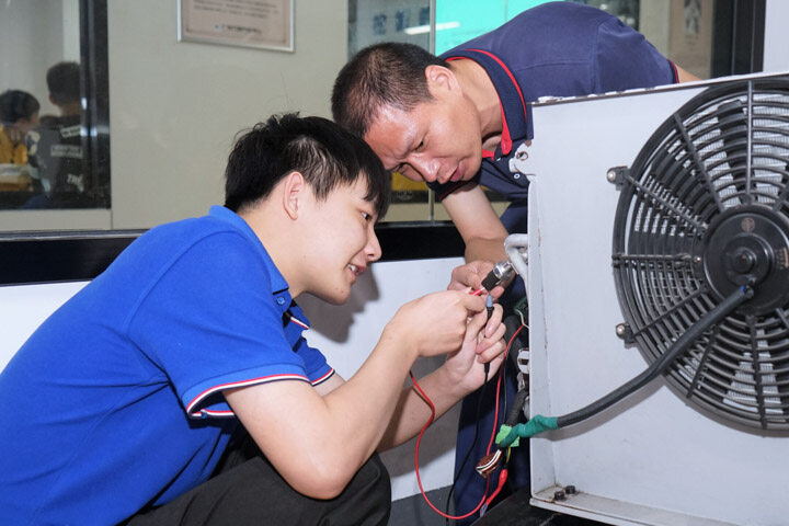自动空调电路检测