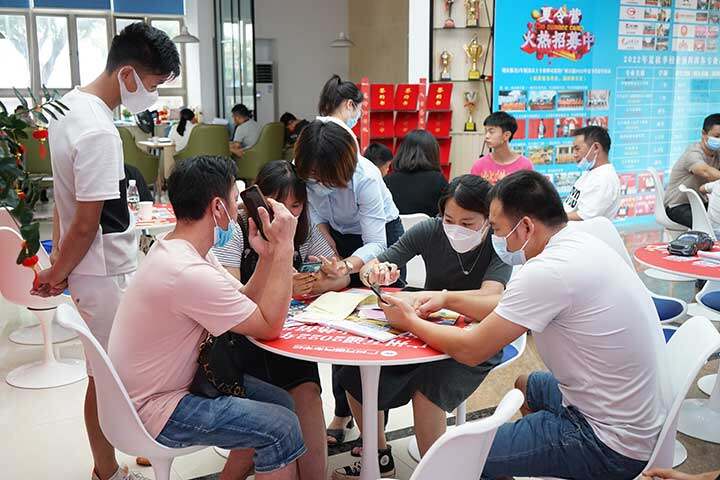 分数达不到普高线，学校怎么选