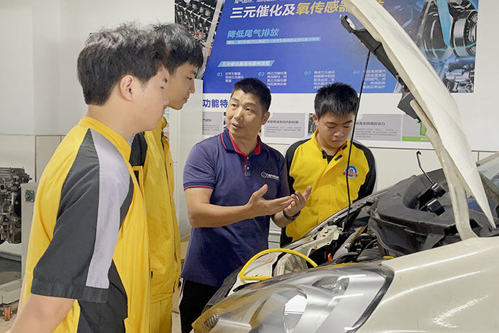 分数达不到普高线，学校怎么选