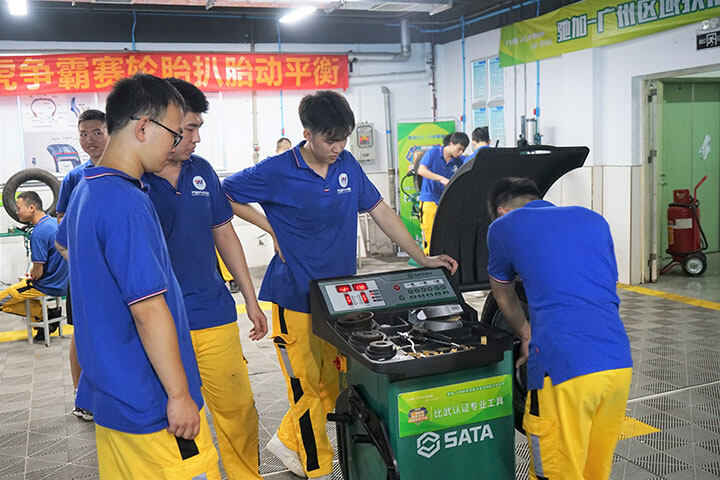 分数达不到普高线，学校怎么选