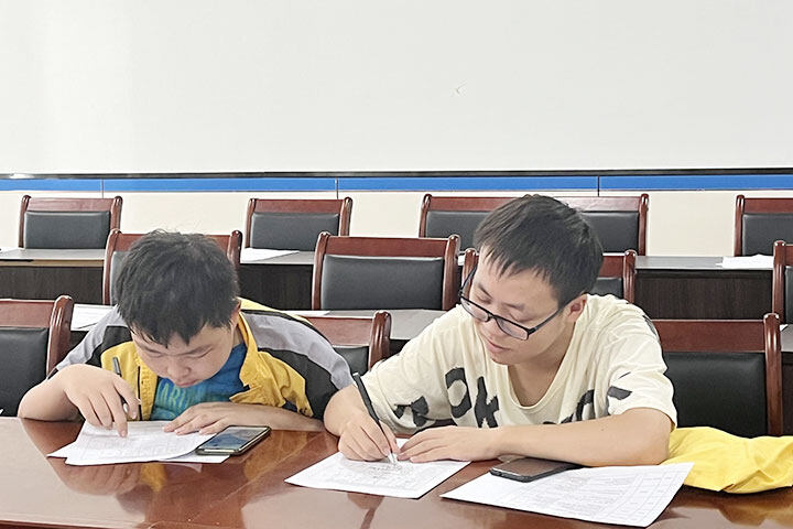 广汽传祺经典店校园专场招聘会