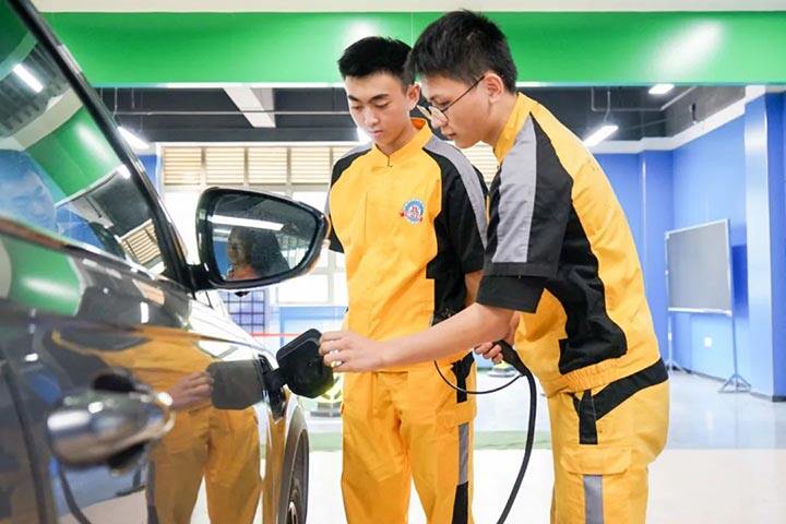 学新能源汽车技术有前途吗