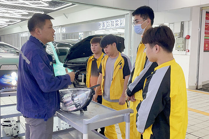 技能人才培养再出新举措