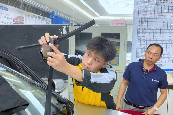 选择广州万通技术学校  做现代“六有”人才