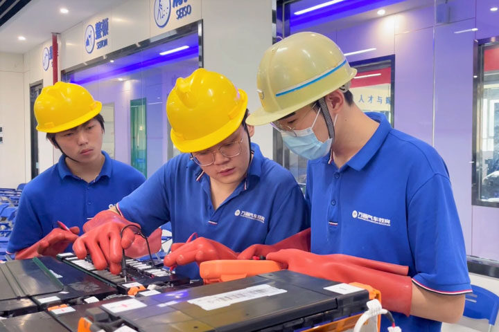 南沙新能源整车-动力电池拆装及检修