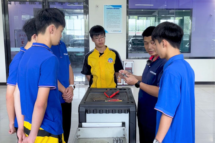 南沙日系车-刹车片的拆装与保养