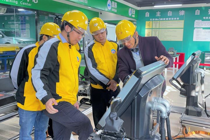 比亚迪新能源-E5动力电池检测