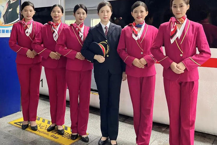 春季报名要优先选校企班