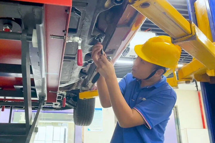 今年30岁，还能学新能源汽车技术吗？