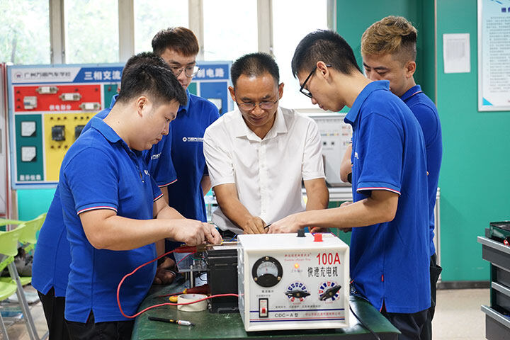 职教生为啥受欢迎？