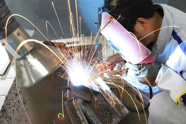 “我这个年纪转行还来得及吗？”